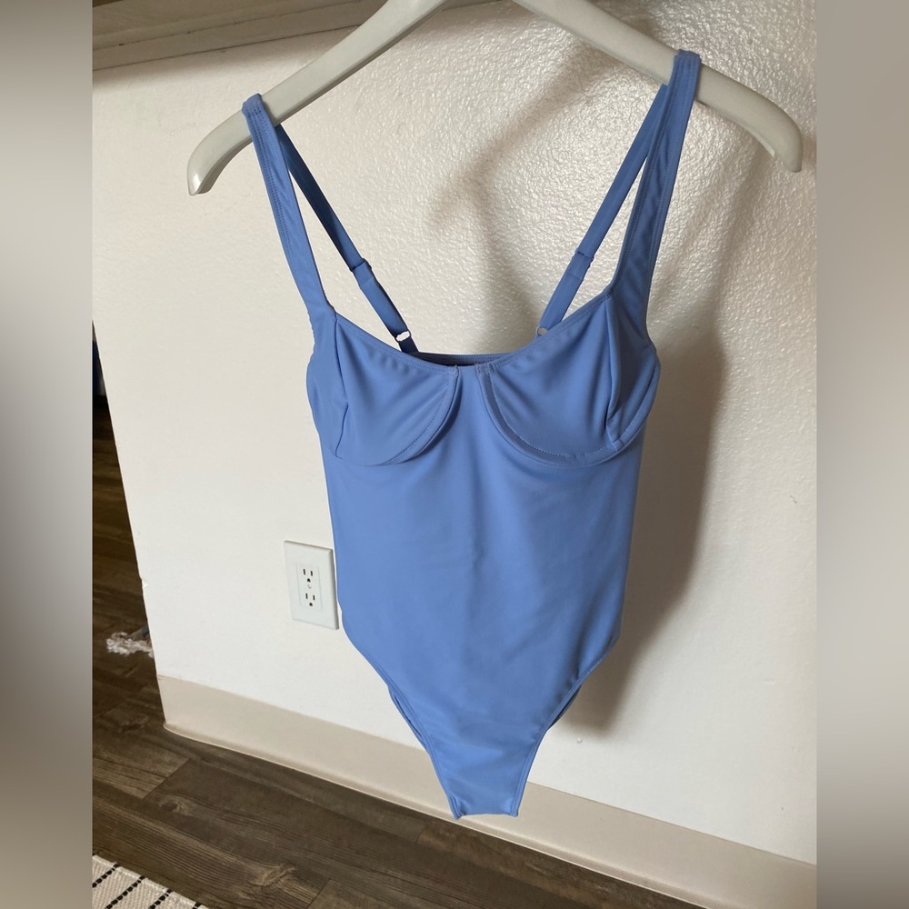 Ginger one piece in “Breeze”